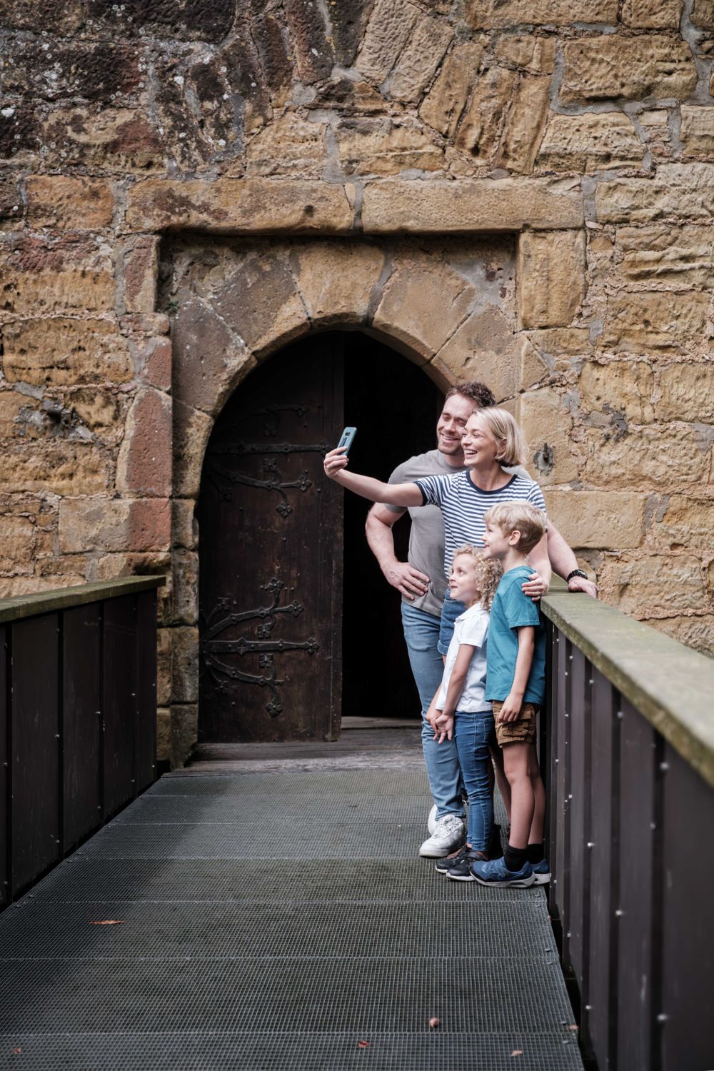 Familienfoto im Schloss Beaufort